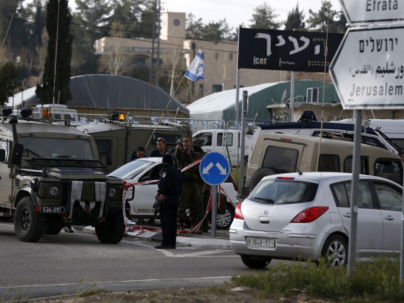 Six Israeli settlers killed in Gush Etzion supermarket shooting 