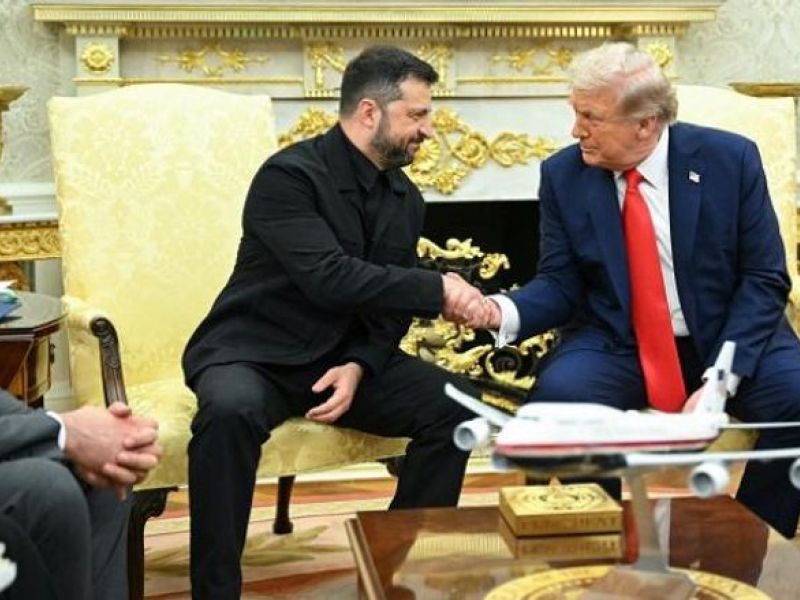 بدلة زيلينسكي تثير الجدل مجددا في البيت الأبيض