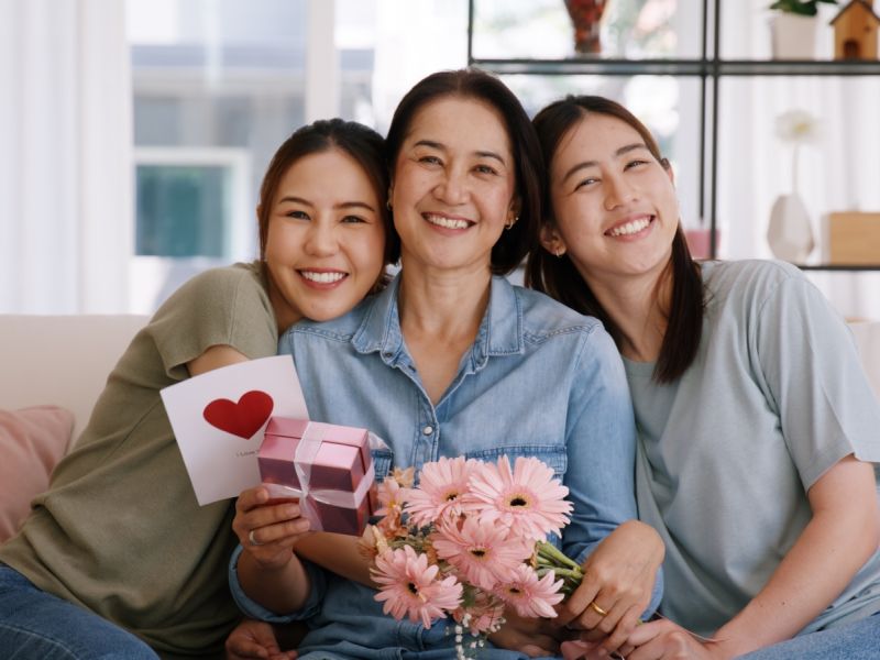 يوم الطفل الأوسط Middle child's day
