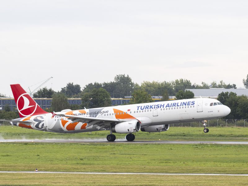 Turkish airlines places record order for 225 Boeing jets 