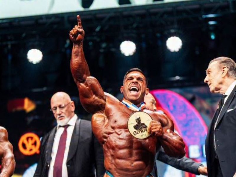 البطل الأمريكي ديريك لانسفورد يحتفظ بلقب مستر أولمبيا..وشوبان يكتفي بالوصافة