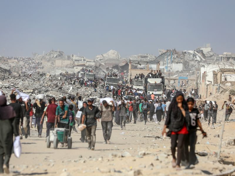 400 شاحنة محملة بالمساعدات الغذائية والإنسانية ستدخل اليوم إلى القطاع