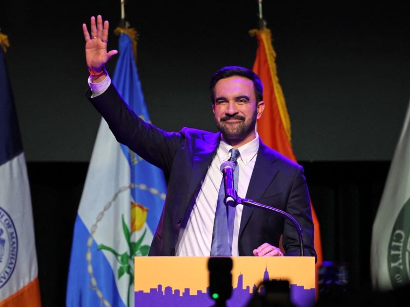 زهران ممداني يصنع التاريخ كأول عمدة مسلم في نيويورك... عبارات وتهاني