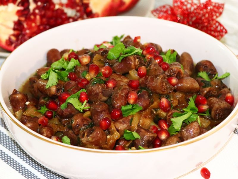 سلطة فول مدمس بالرمان