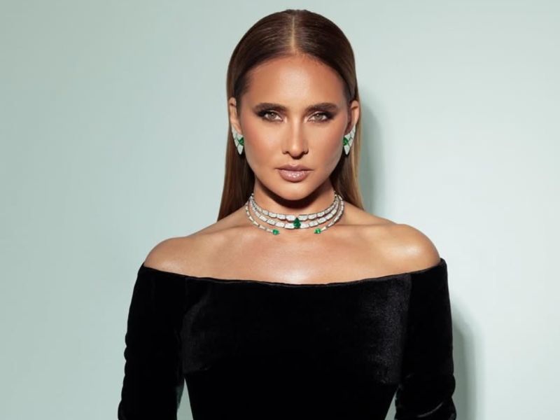 نيللي كريم تتألق بفستان أسود فاخر من توقيع إيلي صعب في أمسية "Steller" بأبوظبي
