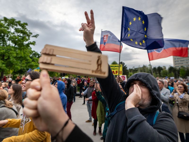 Ukraine signals tentative approval of U.S.-brokered peace plan 