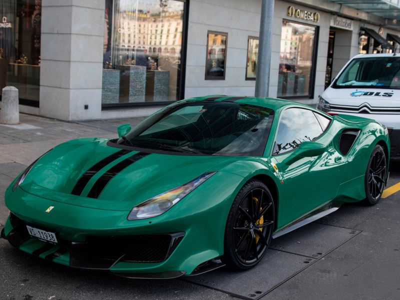 معرض دبي للسيارات: أكثر 200 سيارة غريبة للعرض