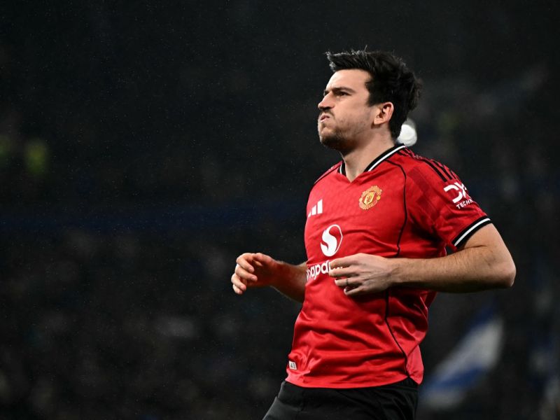 ماغواير في مانشستر يونايتد: احترافية صامتة رغم العاصفة