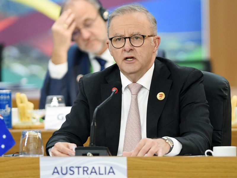 ريو دي جانيرو، البرازيل، 19 نوفمبر/تشرين الثاني 2024. أنتوني ألبانيزي، رئيس وزراء أستراليا، خلال اجتماع في الجلسة العامة لقمة مجموعة العشرين (G20).