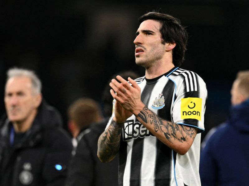 تونالي يرسل إشارة قوية بشأن بقائه في نيوكاسل