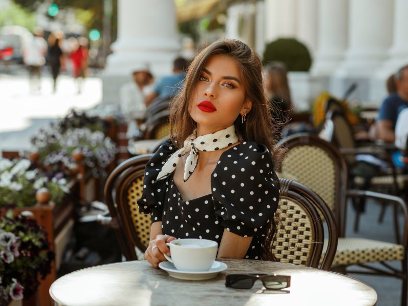 أفكار تنسيق قطعة بولكا دوت "Polka Dot" في ربيع وصيف 2026