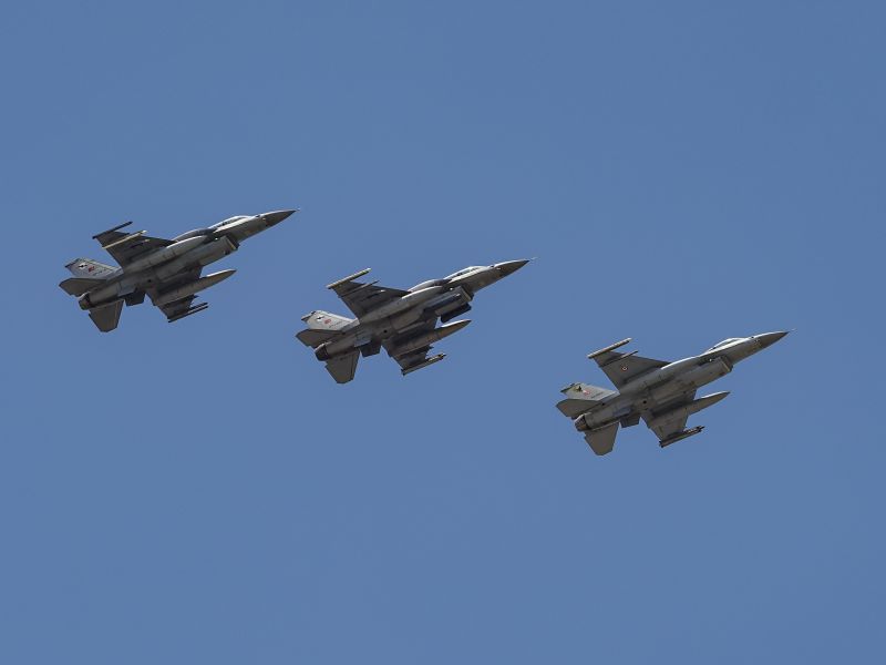 قونية، تركيا - 30 يونيو 2022: طائرة مقاتلة من طراز لوكهيد مارتن إف-16 دي للقوات الجوية التركية