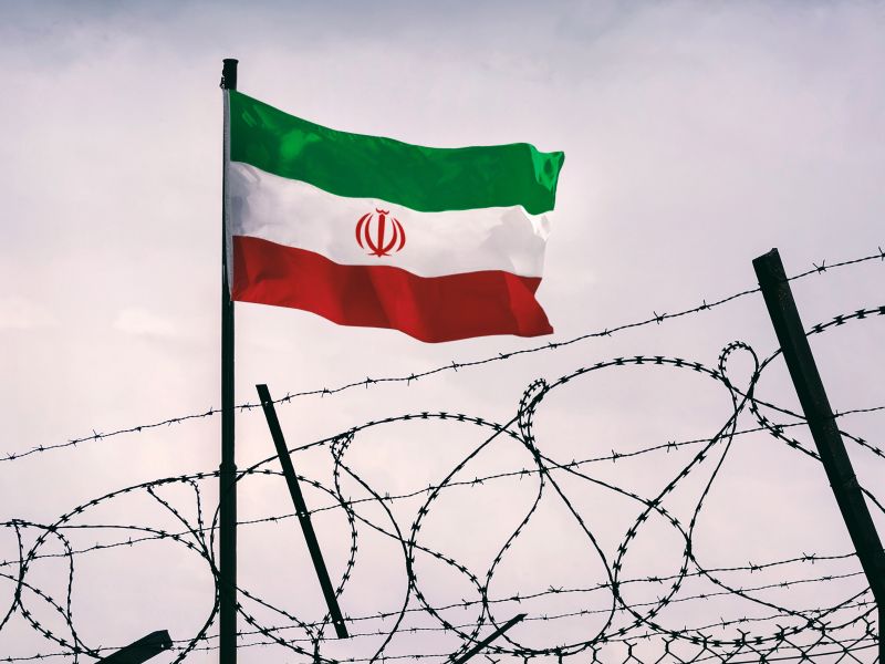 إيران تعتقل 466 شخصًا