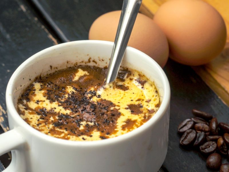 قهوة البيض الفيتنامية… مشروب غريب يشعل السوشيال ميديا