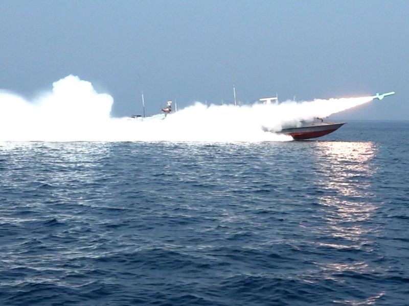 Iran threatens strikes on Gulf ports as UK rejects US Hormuz blockade