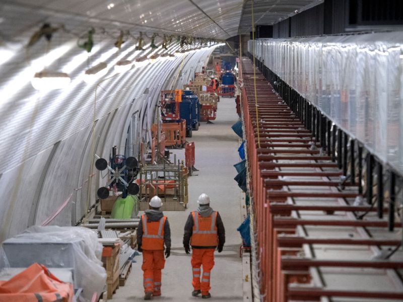Gas leak at London’s Farringdon Station triggers evacuation and medical checks