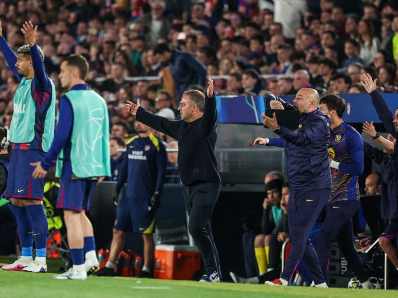 برشلونة يدرس تقديم شكوى رسمية ضد حكم مباراة أتلتيكو