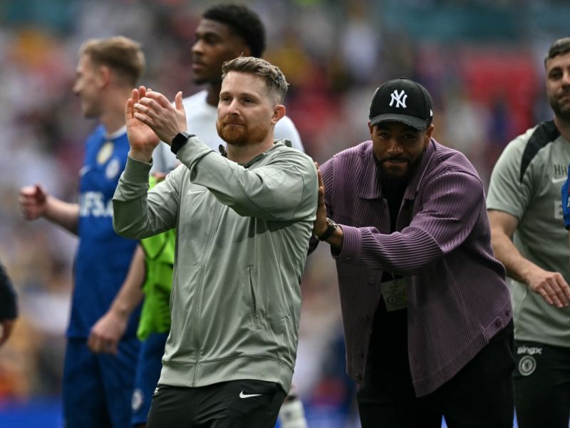 ستيفن جيرارد يشيد بتكتيك مدرب تشيلسي المؤقت