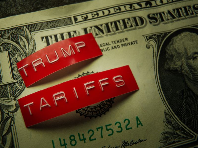 الصين تستعد لشحن أسلحة إلى إيران