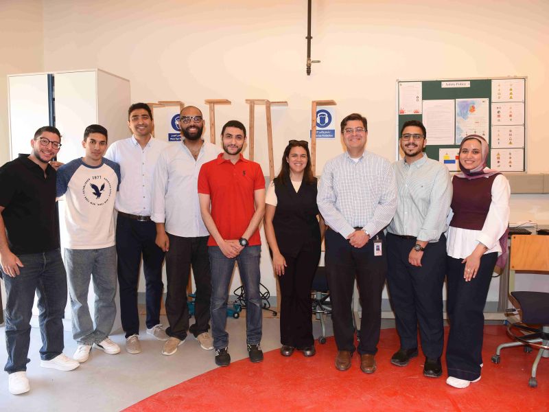 ضمن سلسلة لقاء مع خبير:  أستاذ الجامعة الأمريكية بالقاهرة عمرو الموجي يستكشف الأبعاد الأخلاقية للسيارات ذاتية القيادة