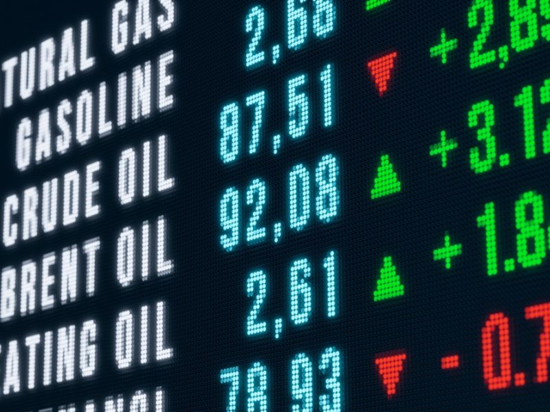 Oil and energy goes up as stocks fall