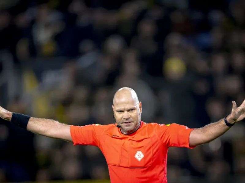 Dutch Referee Rob Dieperink