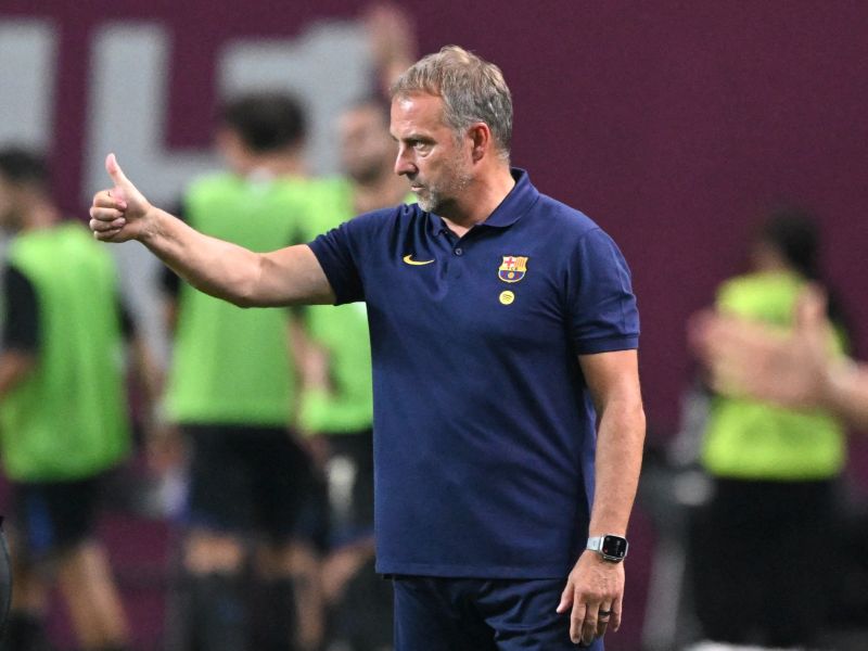 الألماني هانسي فليك المدير الفني لنادي برشلونة الإسباني
