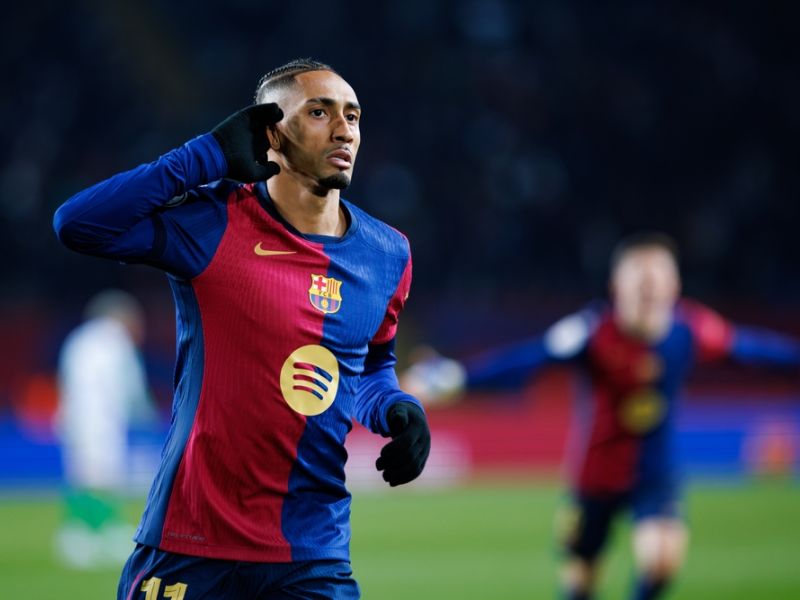 رافينيا ينضم إلى معسكر برشلونة التحضيري لموسم 2026-27