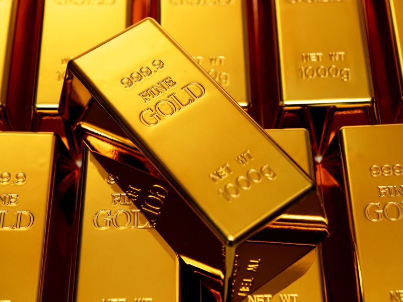 الذهب يتراجع بعد صعود دام 7 أسابيع مع قرب صدور بيانات التضخم الأمريكية