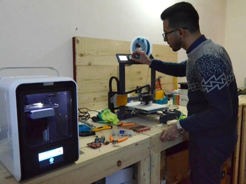 Now, with IS defeated, co-working spaces and incubators are flourishing in a country whose unemployment rate hovers around 10 percent but whose public sector is too bloated to hire.
Zaid AL-OBEIDI / AFP