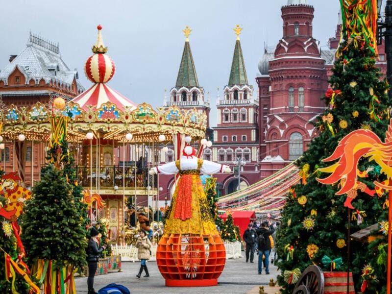 A picture taken on March 1, 2019 shows the decorations for the Shrovetide spring festival outside the Kremlin in Moscow. Mladen ANTONOV / AFP