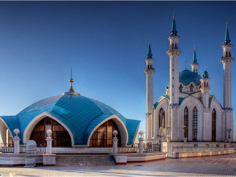 Kazan, Russia - The 16 million or so Muslims in Russia have a fair stint of fasting each day. In the city of Kazan, where Islam 