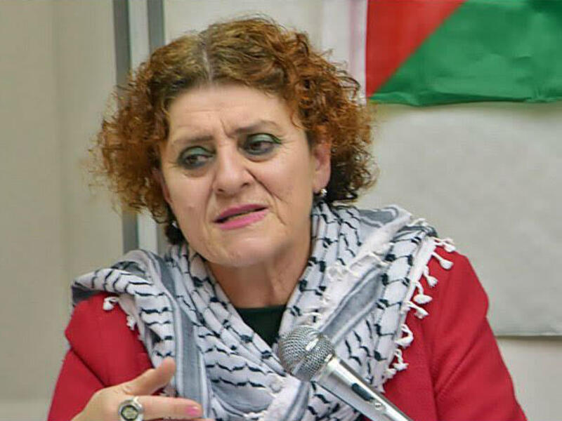 هي ابنة الشاعرة الفلسطينية زهيرة صباغ 