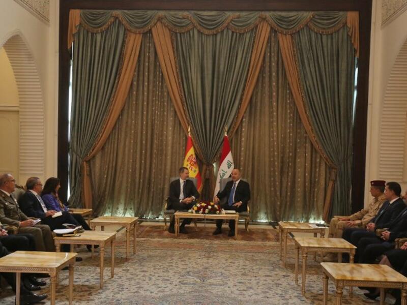 Iraqi President Barham Saleh (R) receives the King of Spain Felipe VI in the capital Baghdad on January 30, 2019. King Felipe visited special forces helping Iraq fight jihadists, during the first trip by a Spanish monarch to the war-ravaged country in four decades, a diplomat said.
AHMAD AL-RUBAYE / AFP