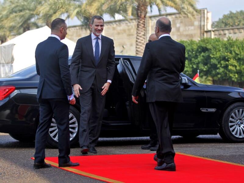 Iraqi President Barham Saleh (R) receives the King of Spain Felipe VI in the capital Baghdad on January 30, 2019. King Felipe visited special forces helping Iraq fight terrorists, during the first trip by a Spanish monarch to the war-ravaged country in four decades, a diplomat said.
AHMAD AL-RUBAYE / AFP