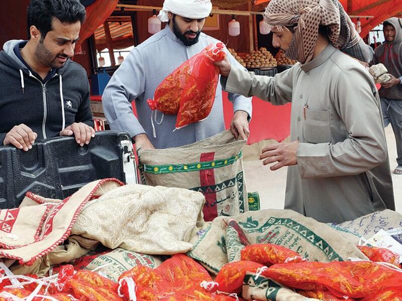 Eating locusts in Kuwait making a significant comeback (Twitter)