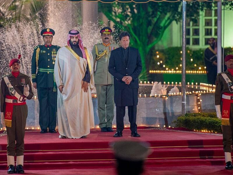 Upon arrival at the Prime Minister House in Islamabad, a contingent comprising personnel of all three services presented the Crown Prince of the Kingdom of Saudi Arabia, Mohammed Bin Salman a Guard of Honor (Twitter)