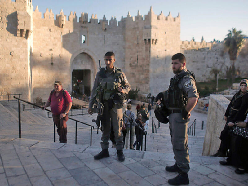 Israeli border patrol on patrol near the Damascus Gate. (AFP/File)