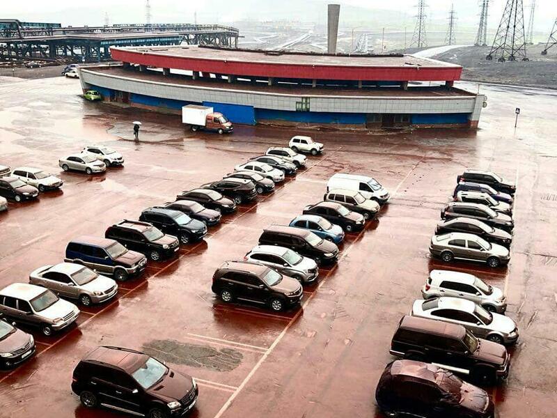 In fact the substance is little more than rust which was blown over the car park while being washed off one of the factory buildings (Twitter)