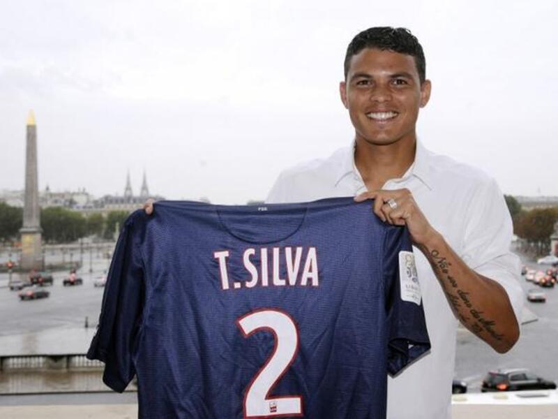 Thiago Silva goes PSG 2012: shows off his shirt!