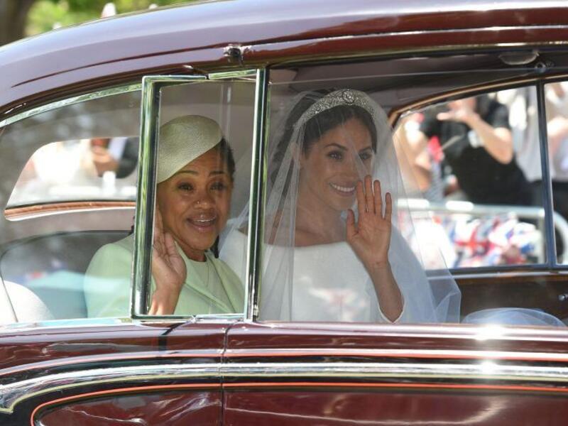 Meghan with mother, Doria Ragland (Twitter)
