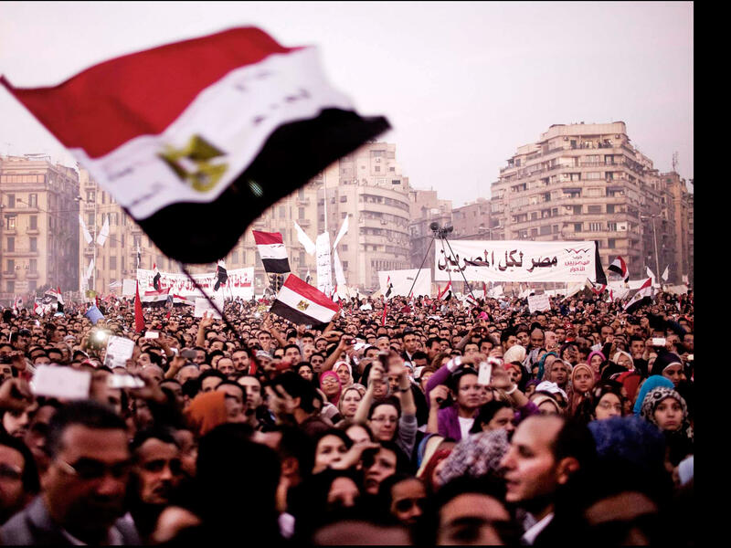 secular protest crowd 