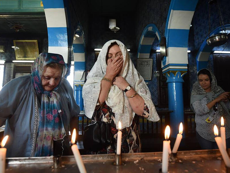 Israeli Mizrachim and Sephardim woman pray 