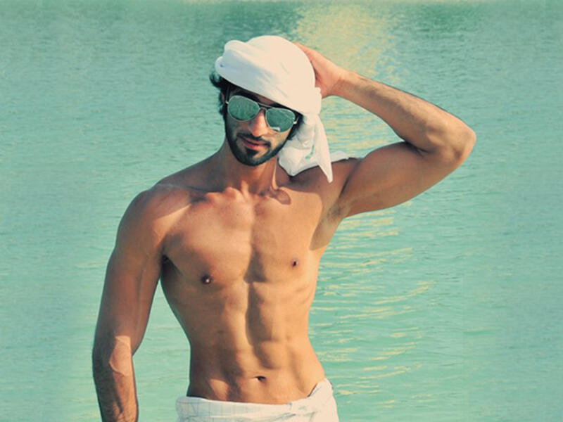 Wet a headscarf or hairband and pop it on for a virtual trip to the Arctic Circle! (Dubai’s Crown Prince shows us how it’s done!) If wet t-shirt competitions aren’t your cup of (sage) tea, just drench any item of clothing in cold water for the same chilling effect. The water will cool you as it evaporates. INSIDER TIP: socks work great!