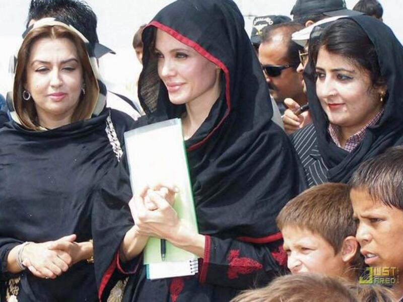 Angelina Jolie in Pakistan (photo courtesy of www.justjared.com)