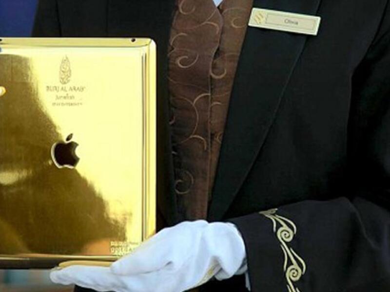 Gold iPad for Every Guest Who Checked-in at Burj al Arab Hotel (flashydubai)