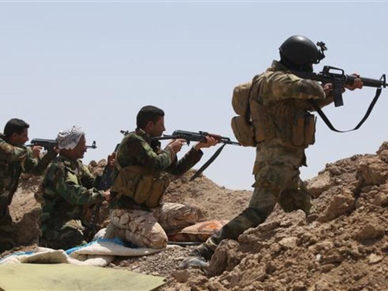 Iraqi soldiers and local militias take a stand against Daesh in the Anbar province. (AFP/File)