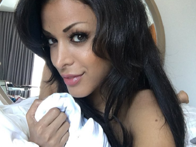 Layla Sin poses for a selfie. (Instagram)