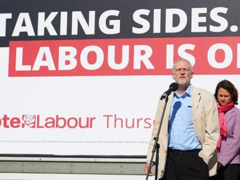Labour leader Jeremy Corbyn speaks at a party event (Niklas Halle'n / AFP)
