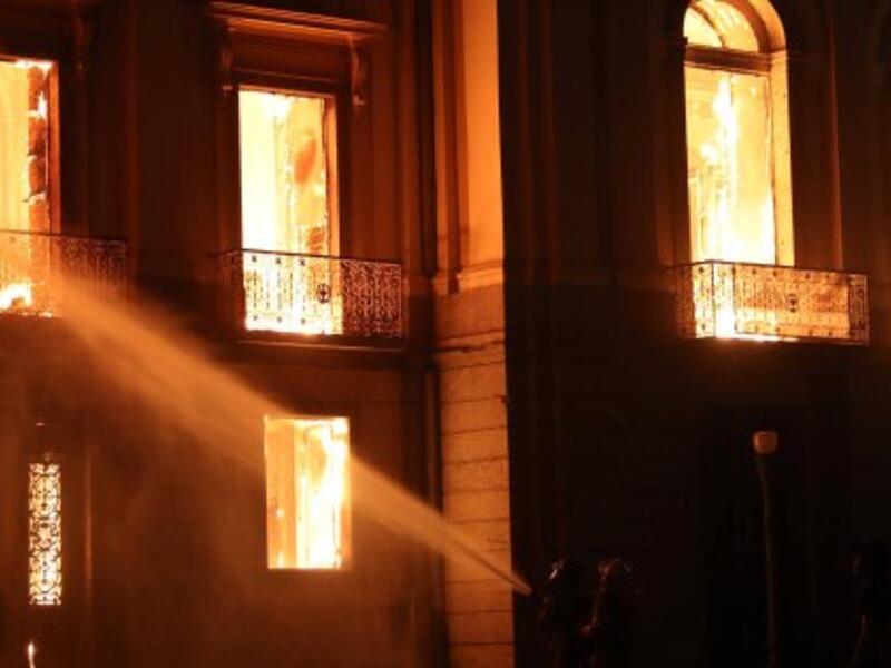 Yesterday, the National Museum of Brazil - one of Brazil’s principal historical collections, w/ everything from indigenous artifacts to meteorites - burned down (Twitter)